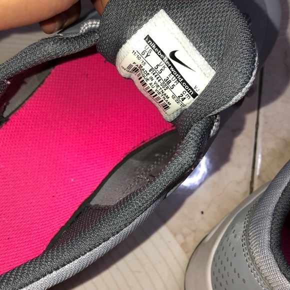 Nike - Picture 5 of 7